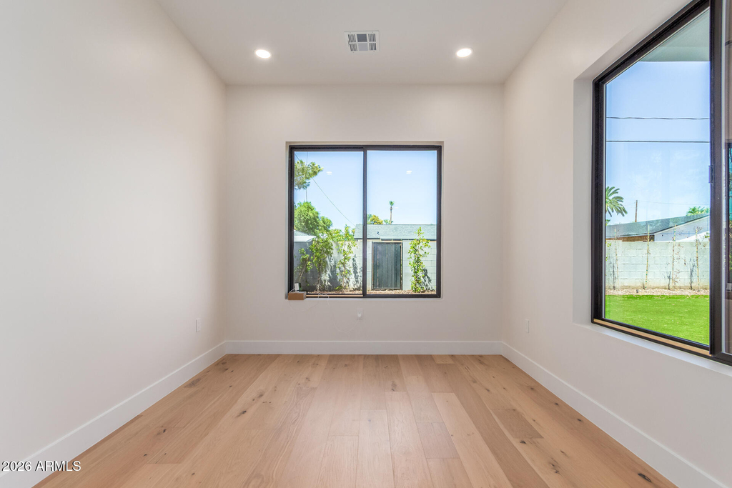 3014 E Avalon Drive - Photo 31
