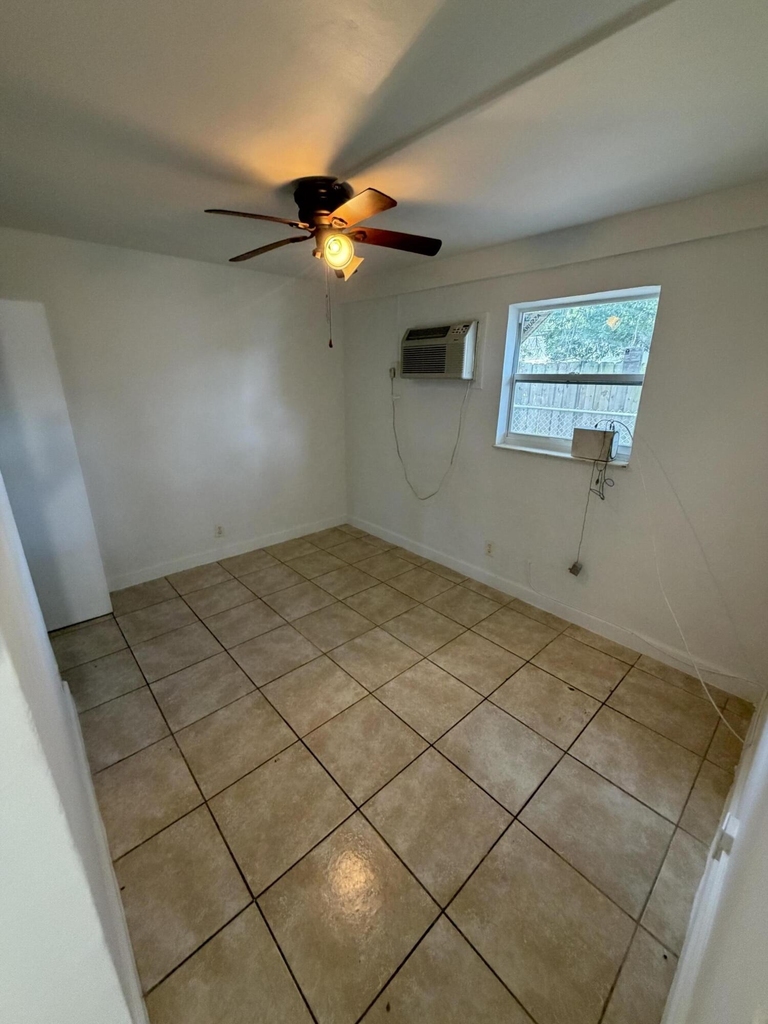 1124 Nw 2nd Street - Photo 5