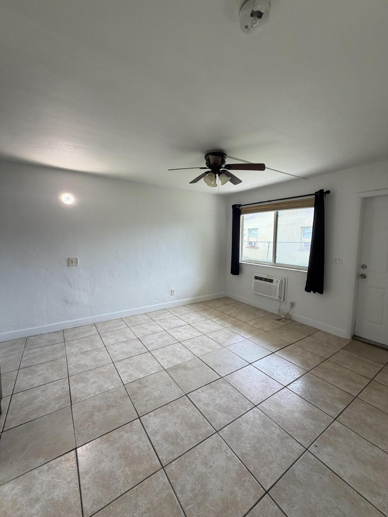 1124 Nw 2nd Street - Photo 1