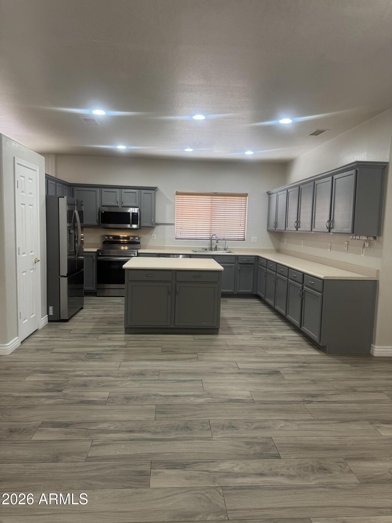 8421 W Mohave Street - Photo 9