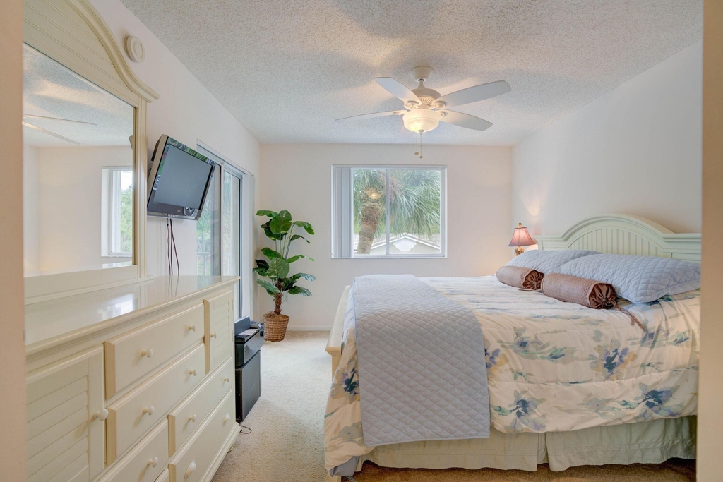 242 Village Boulevard - Photo 6