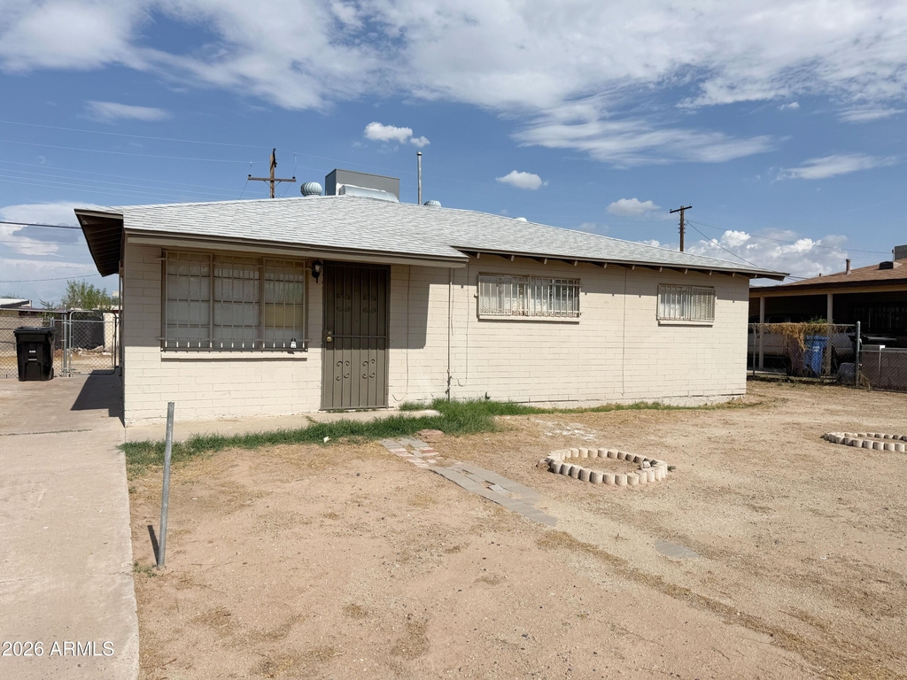 7007 S 8th Street - Photo 1