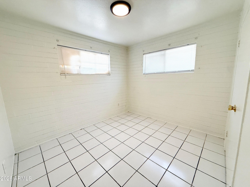 7007 S 8th Street - Photo 8