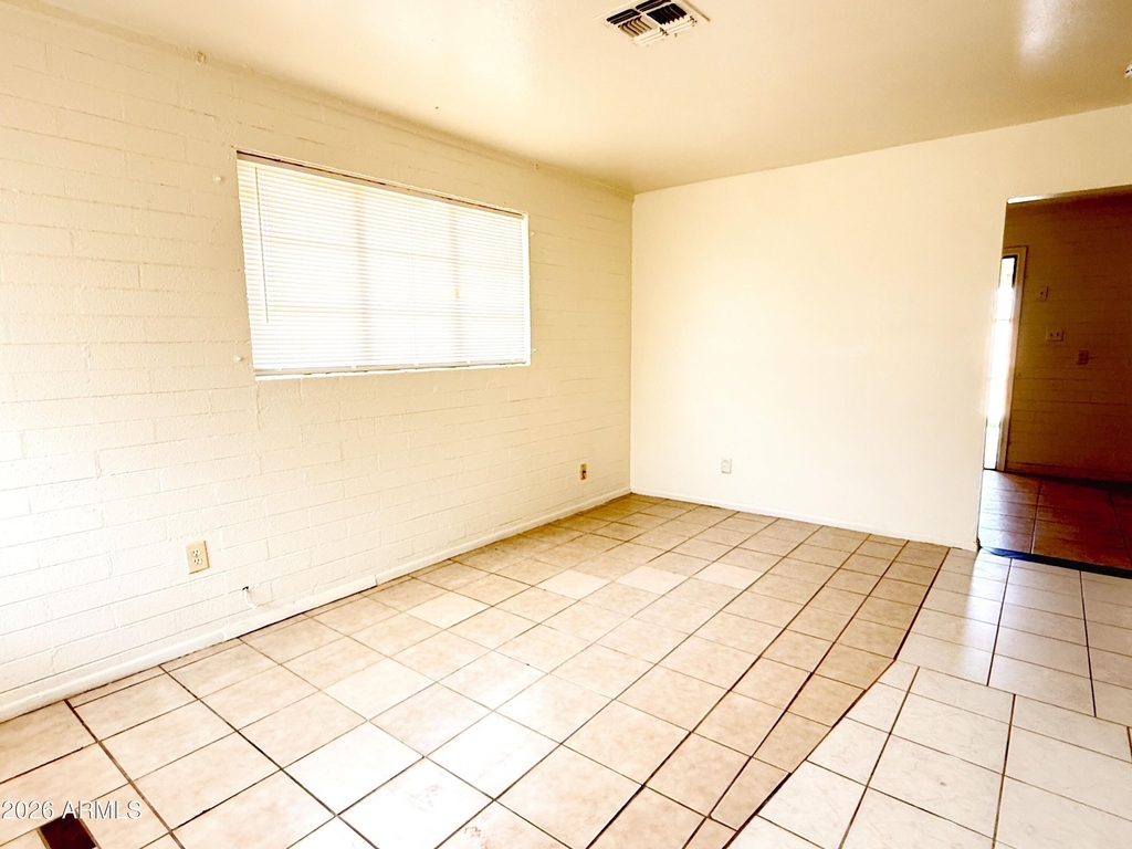 7007 S 8th Street - Photo 3