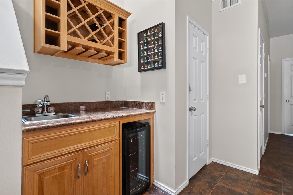 6015 Homestead Court - Photo 9