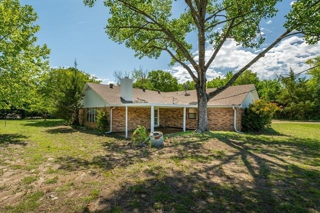 1905 Shady Lane - Photo 2