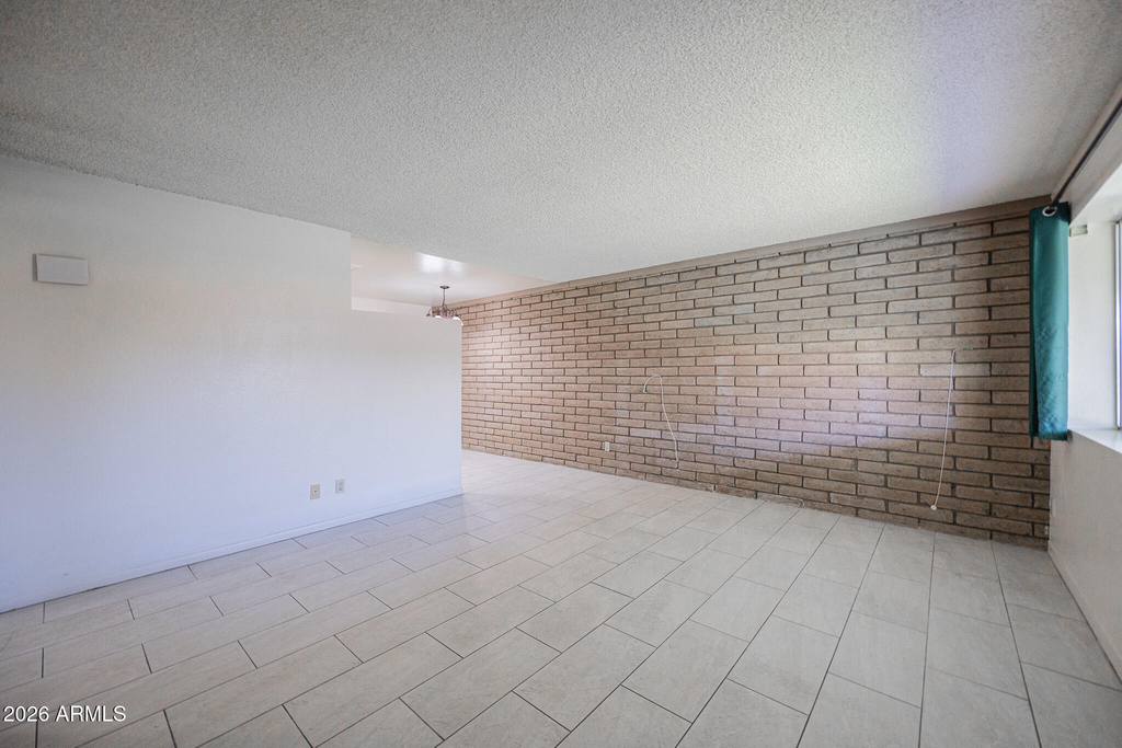 2219 W Morten Avenue - Photo 4