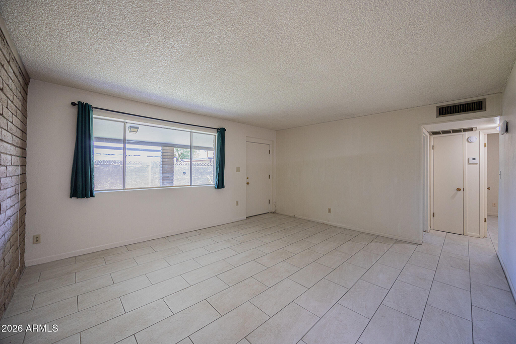 2219 W Morten Avenue - Photo 6