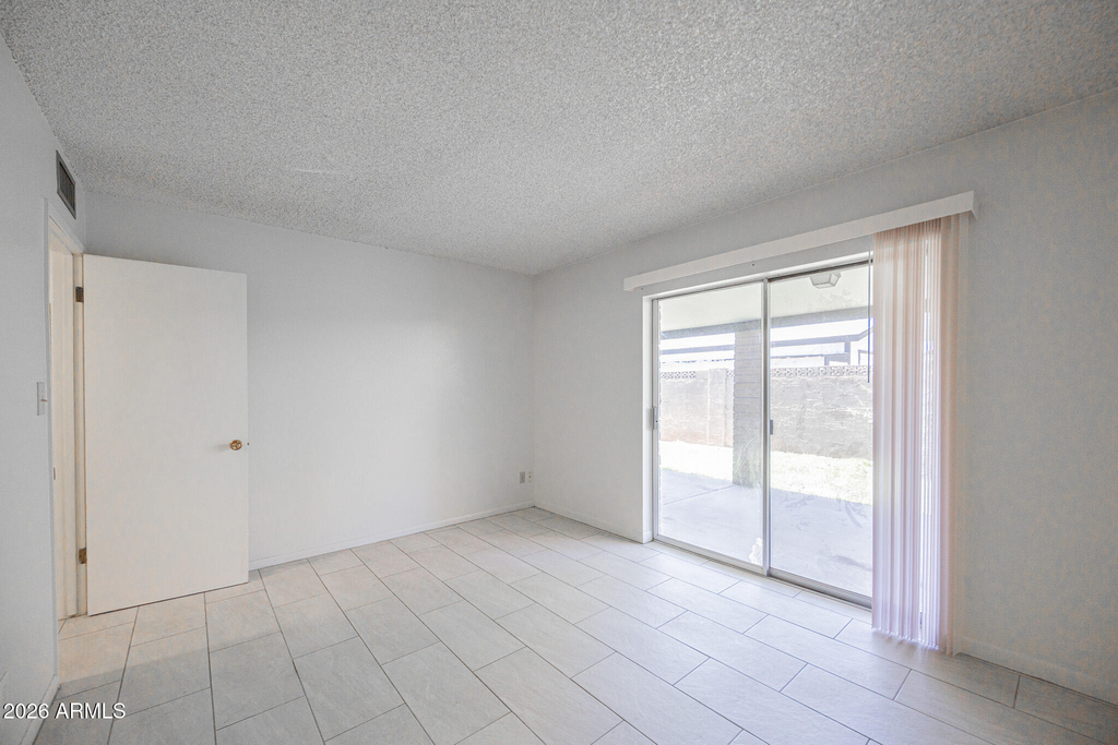 2219 W Morten Avenue - Photo 11