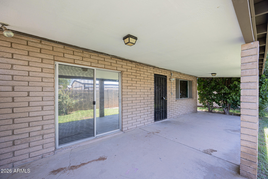 2219 W Morten Avenue - Photo 1