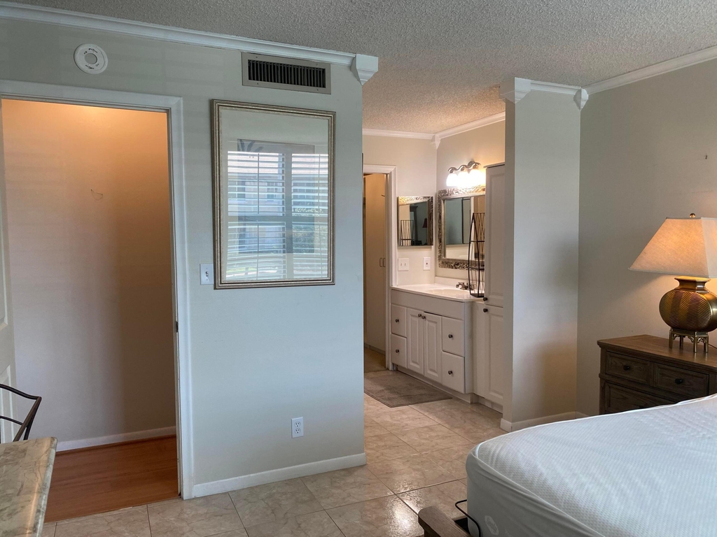 1 Royal Palm Way - Photo 23
