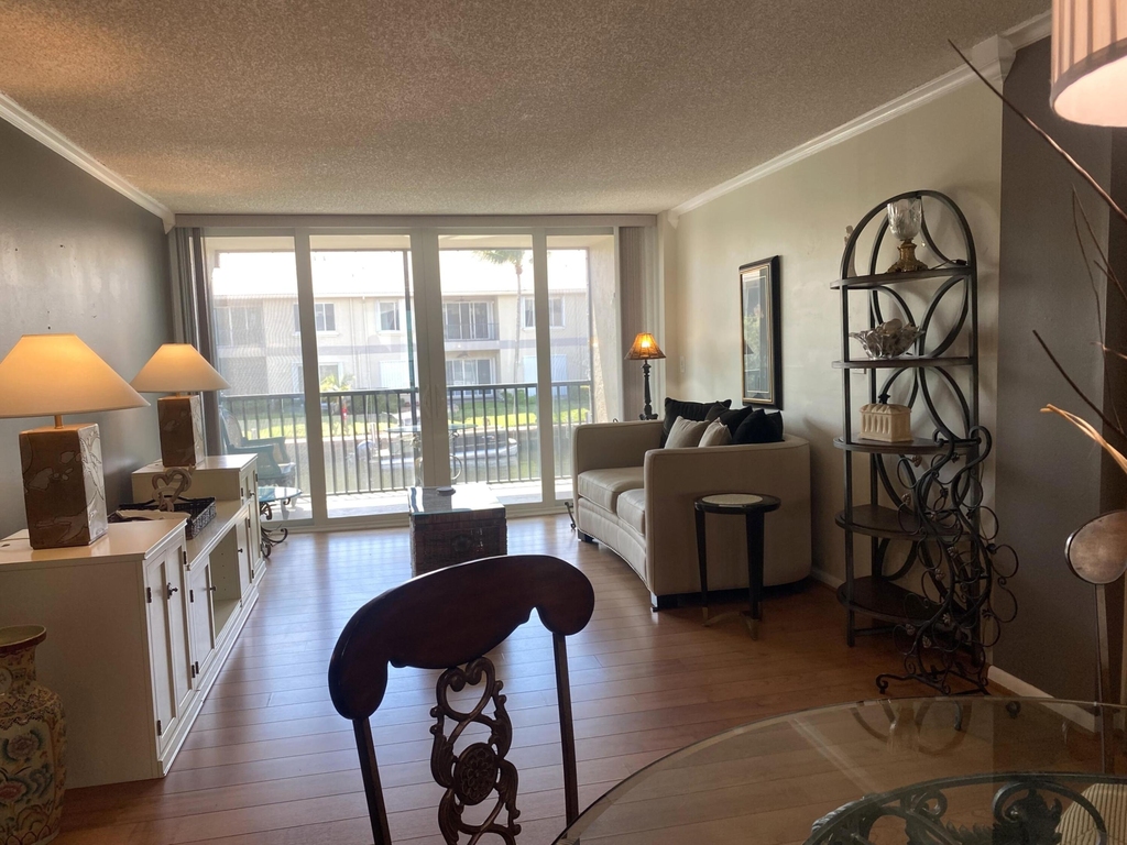 1 Royal Palm Way - Photo 10