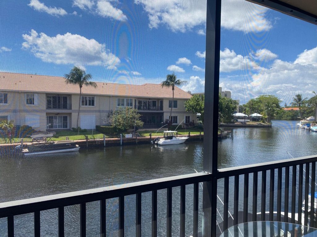 1 Royal Palm Way - Photo 0