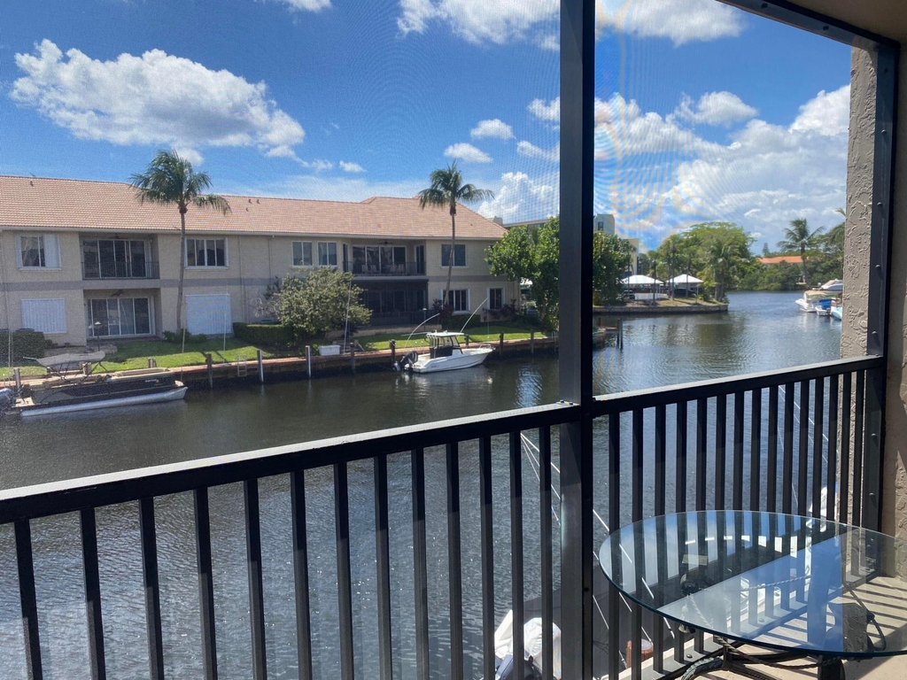 1 Royal Palm Way - Photo 17