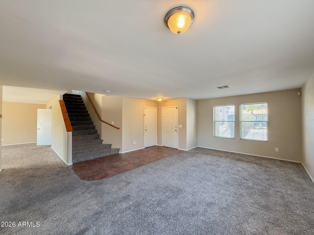 583 W Racine Loop - Photo 3