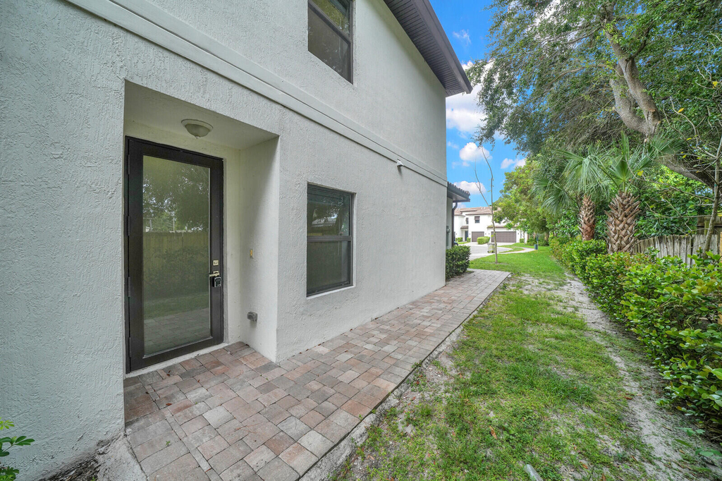 407 Bella Sol Way - Photo 32