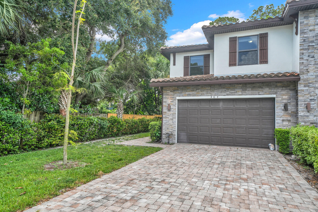 407 Bella Sol Way - Photo 1