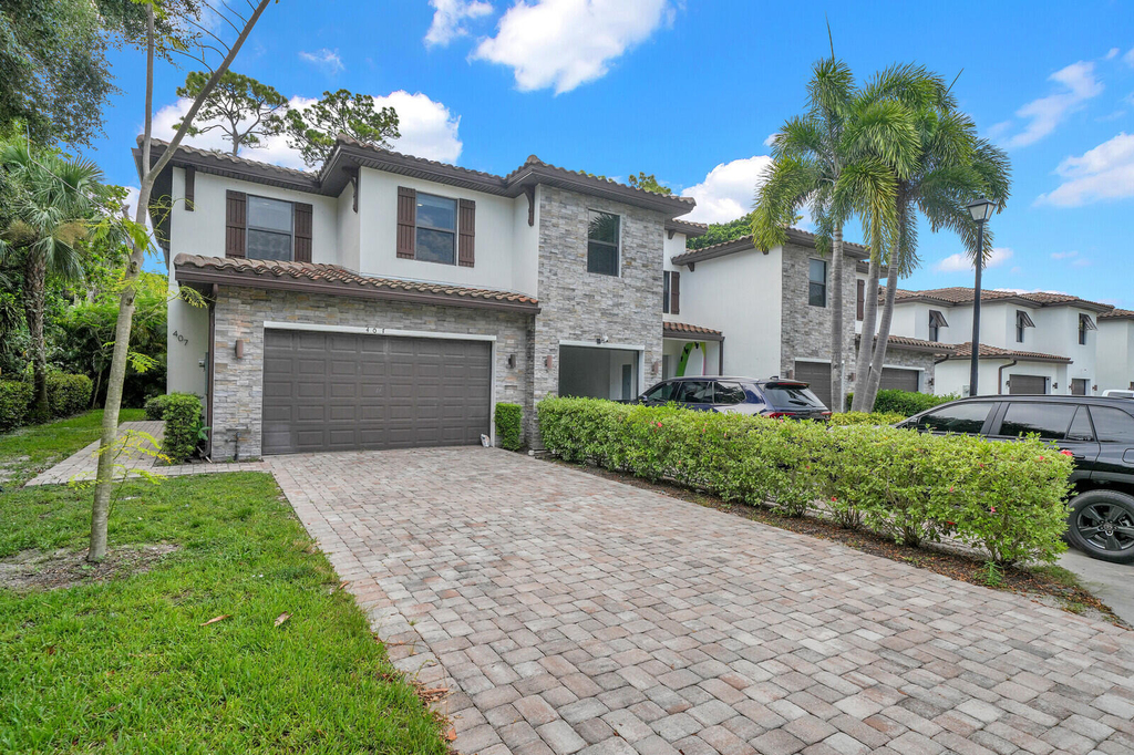407 Bella Sol Way - Photo 0