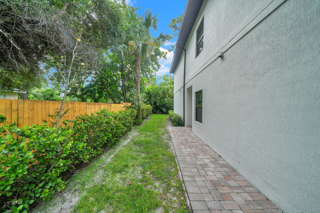 407 Bella Sol Way - Photo 2