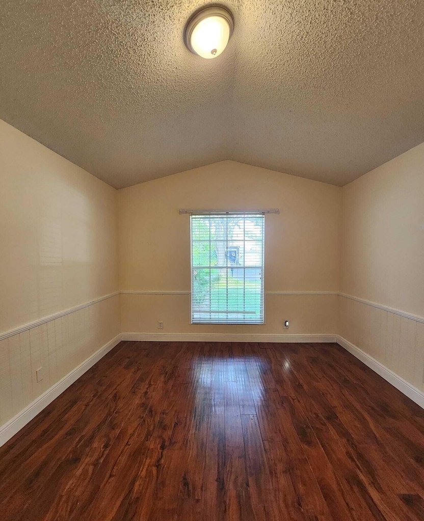 7705 Forest Green Lane - Photo 15
