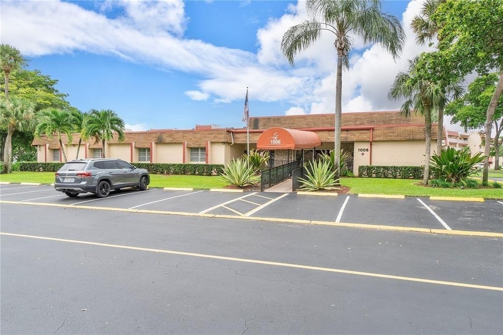 1010 Country Club Drive - Photo 10