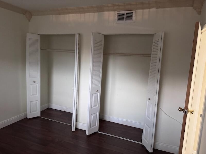 1010 Country Club Drive - Photo 5