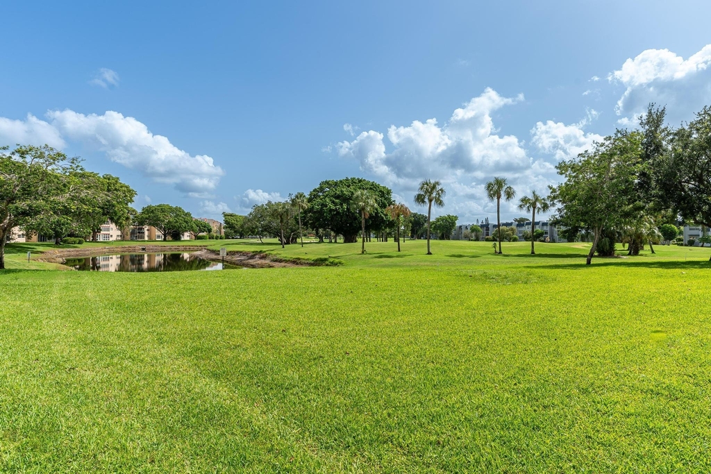 1010 Country Club Drive - Photo 17