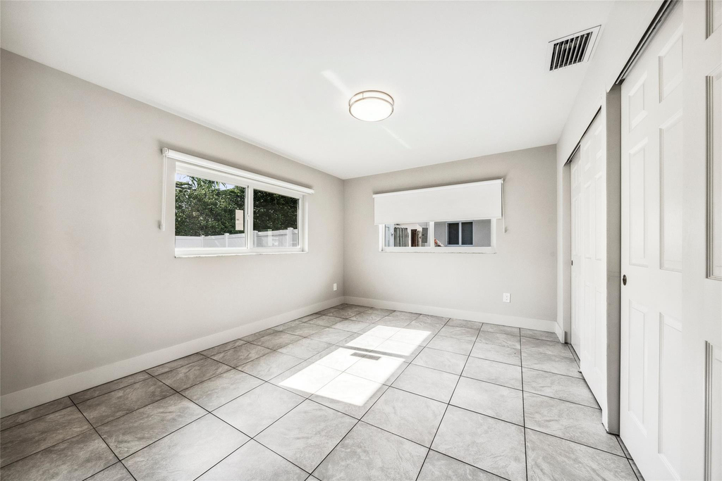4800 Ne 4th Avenue - Photo 15