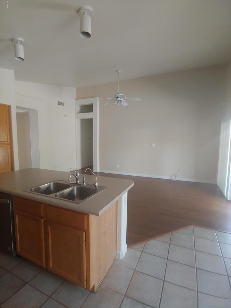 1110 W Raven Drive - Photo 8