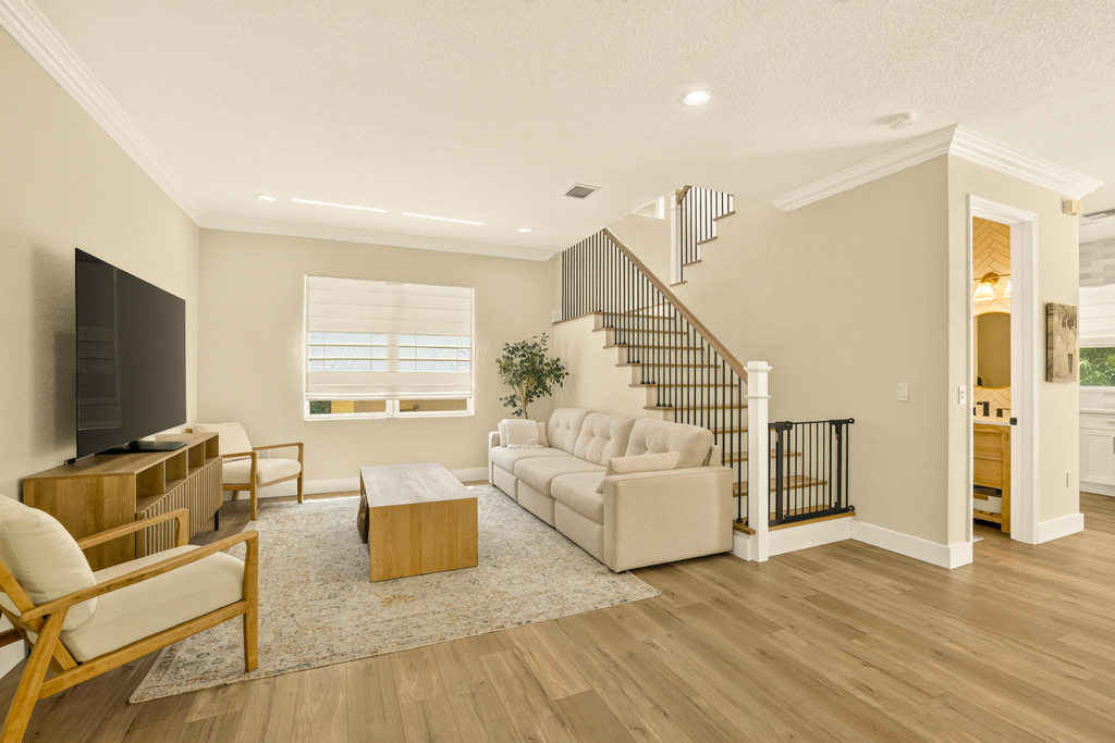 7630 Topiary Avenue - Photo 4