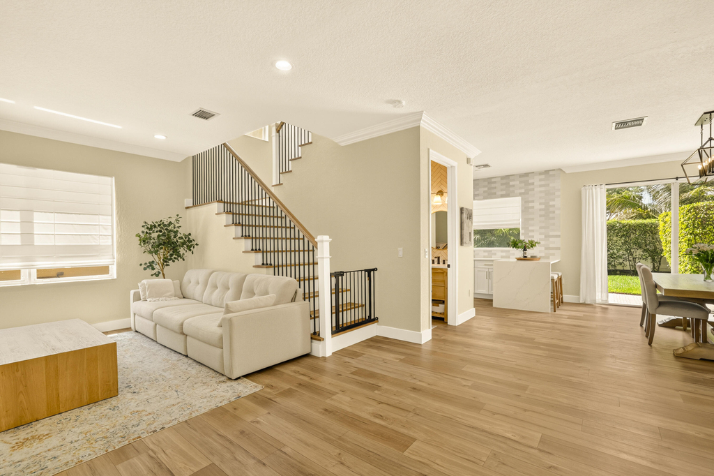 7630 Topiary Avenue - Photo 3