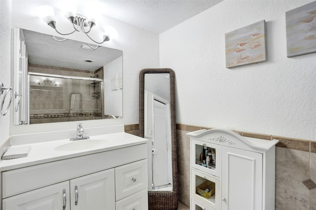 1051 Hillsboro Mile - Photo 17