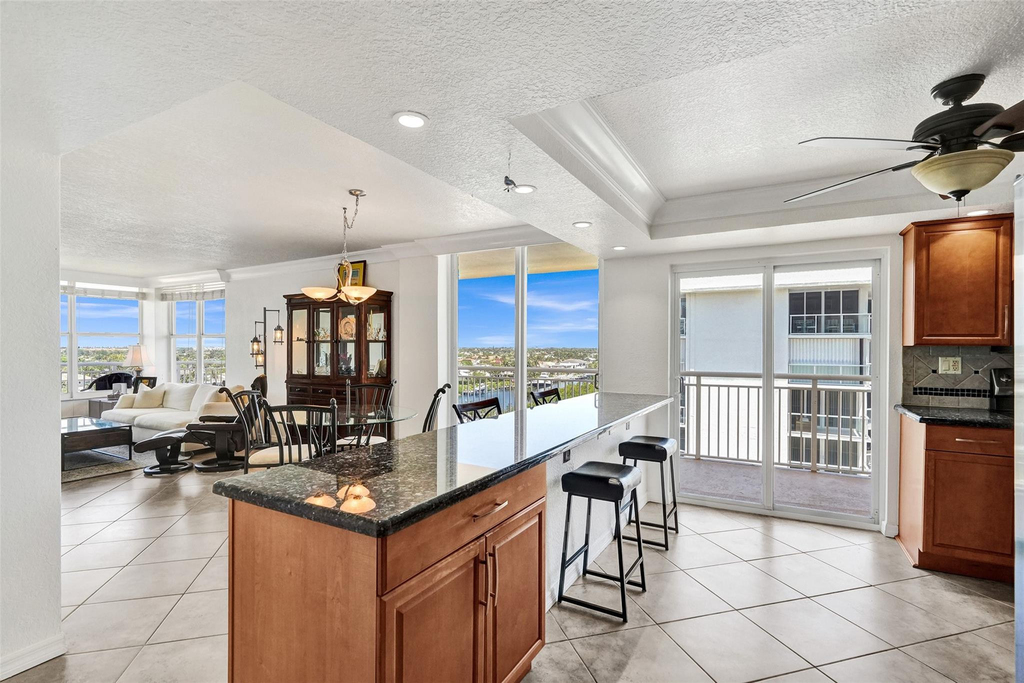 1051 Hillsboro Mile - Photo 12