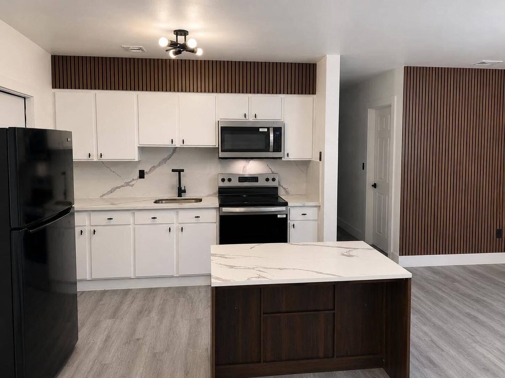 2126 Nw 47th Terrace - Photo 2