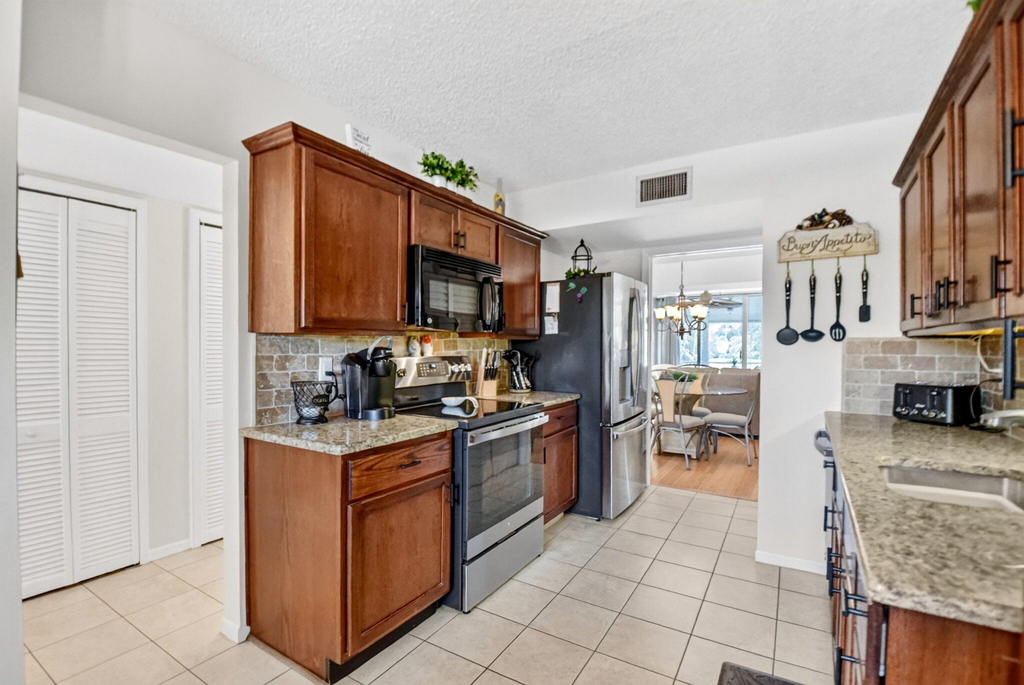 3425 Via Poinciana - Photo 11
