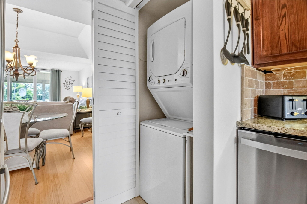3425 Via Poinciana - Photo 14