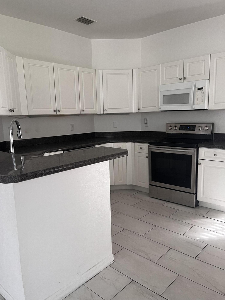 2622 57th Circle - Photo 6