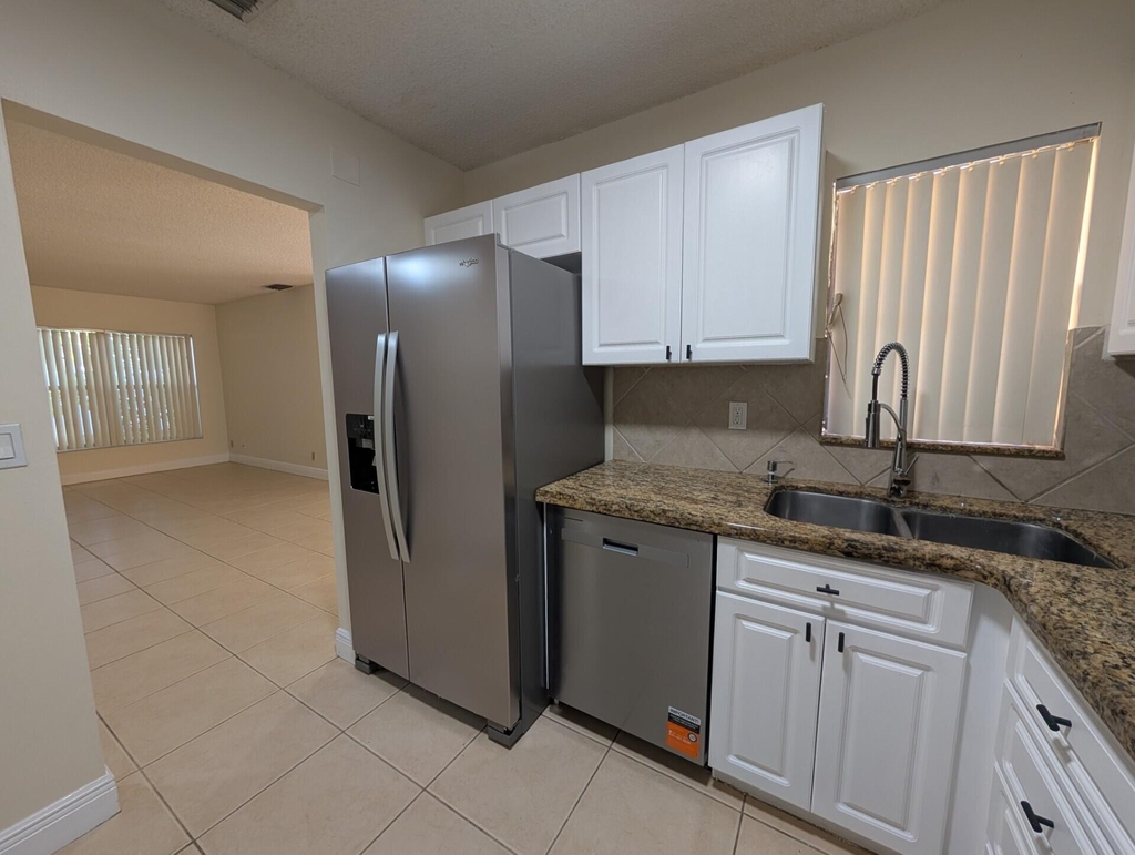 3830 Coral Tree Circle - Photo 2