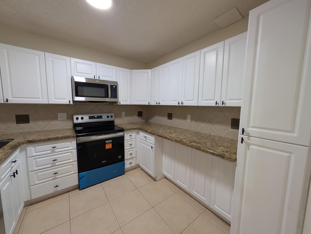 3830 Coral Tree Circle - Photo 19