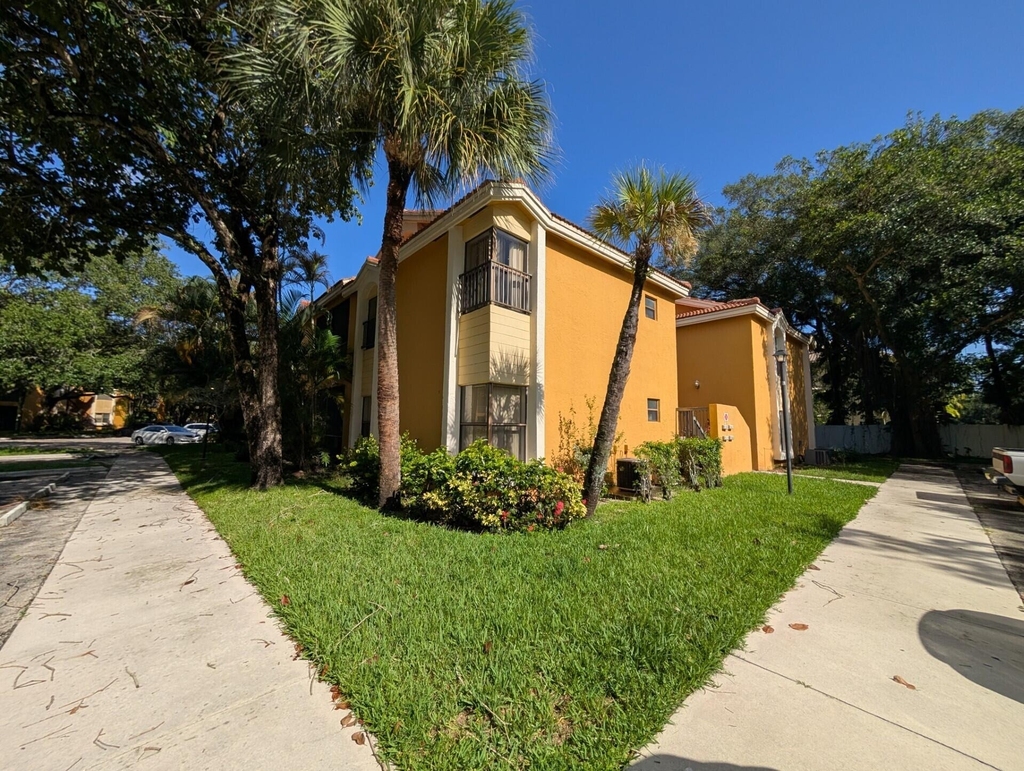 3830 Coral Tree Circle - Photo 21