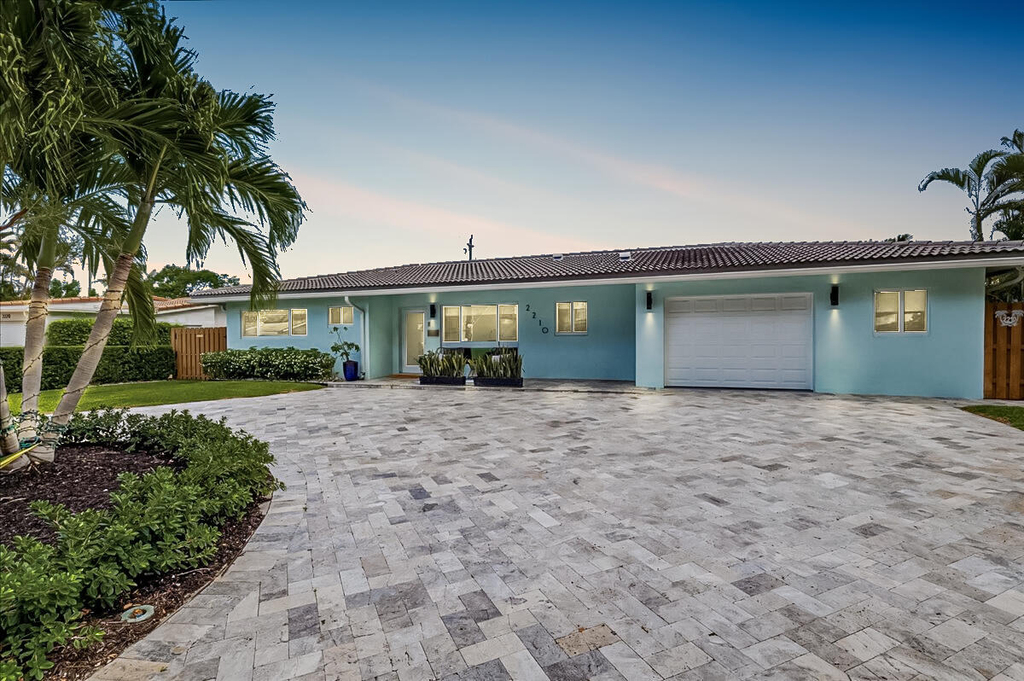 2210 Ne 34th Court - Photo 1