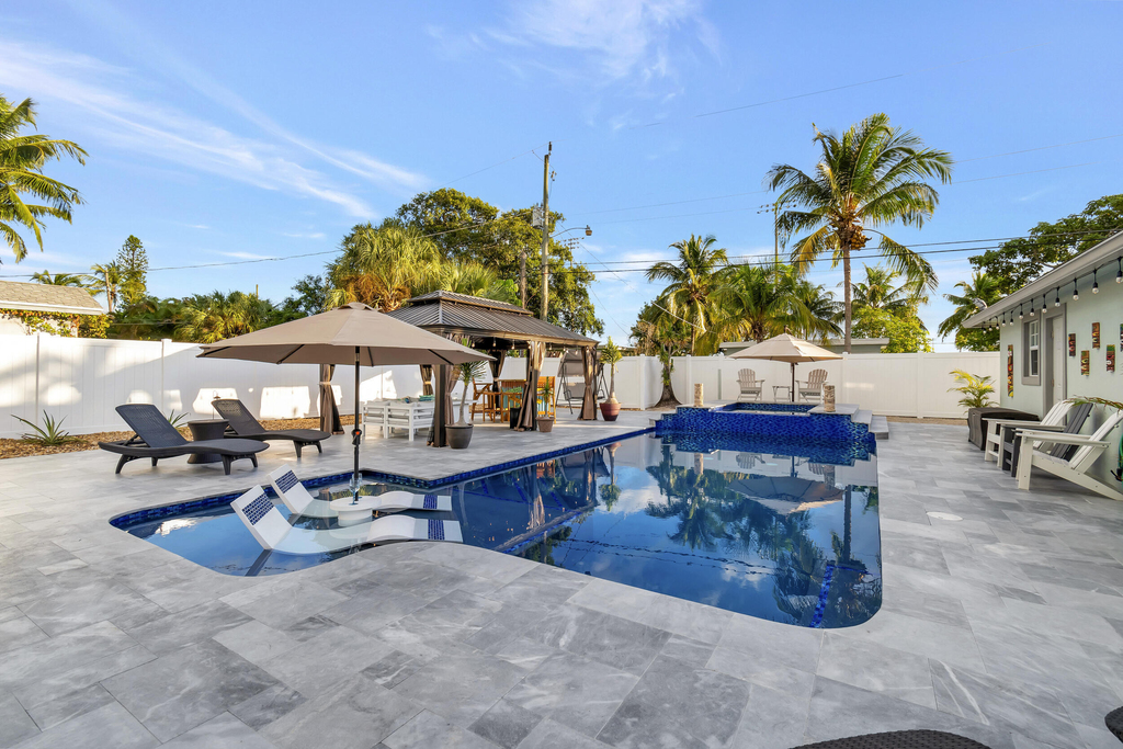 310 Gulfstream Drive - Photo 2