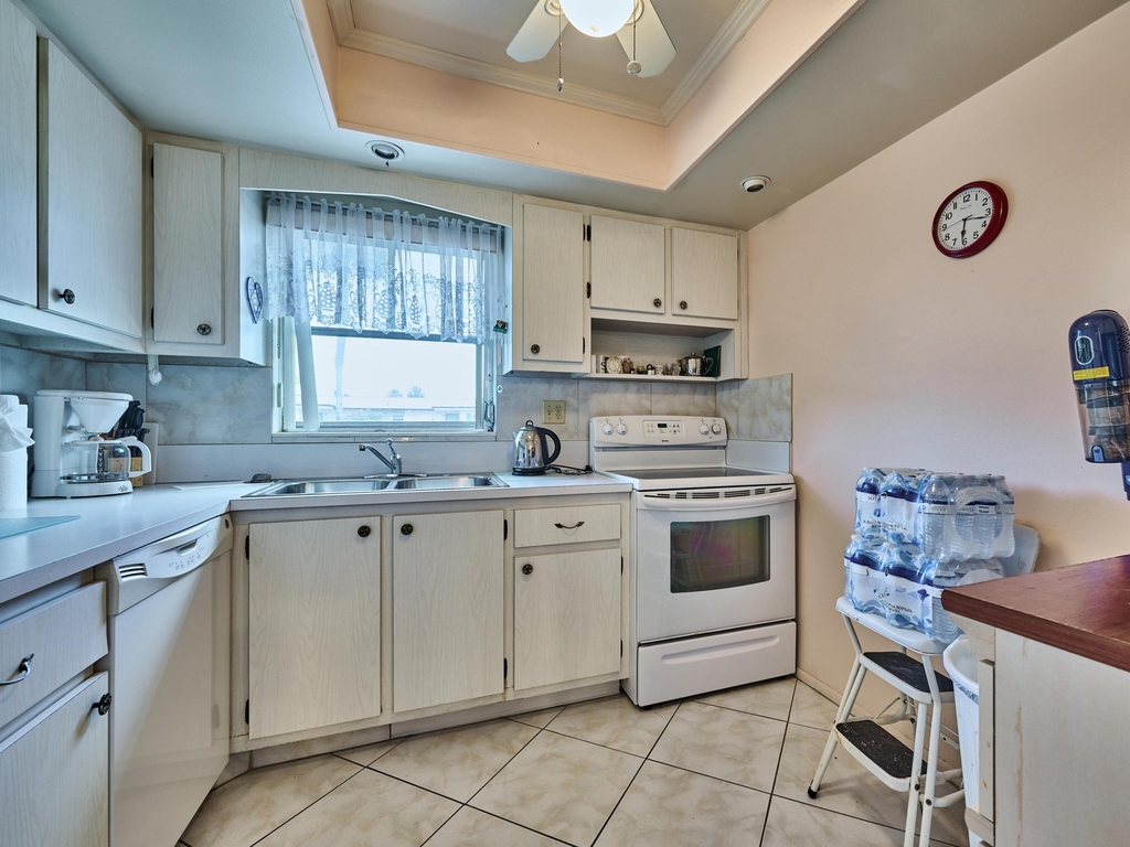 2804 Crosley Drive E - Photo 8