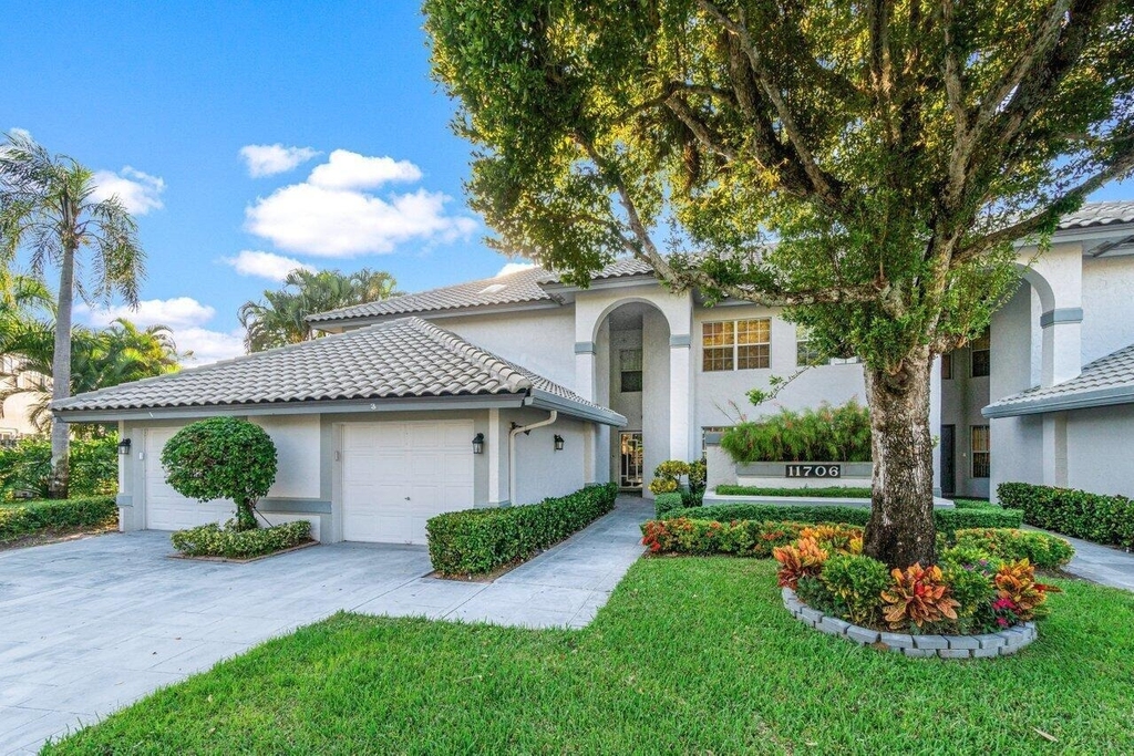 11706 Briarwood Circle - Photo 1