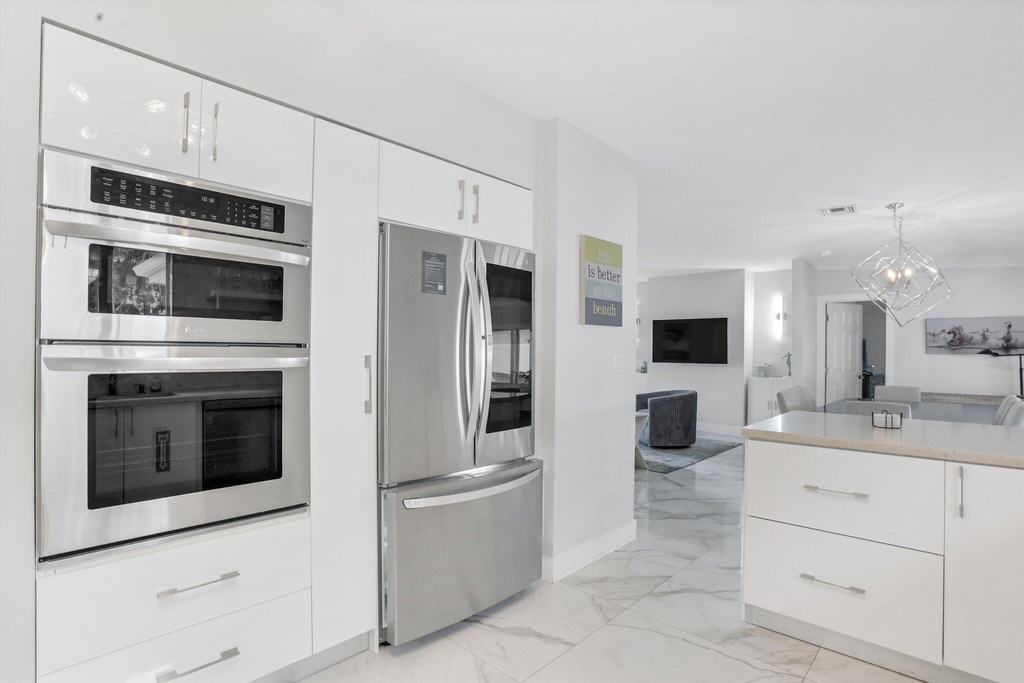 3025 Center Avenue - Photo 14