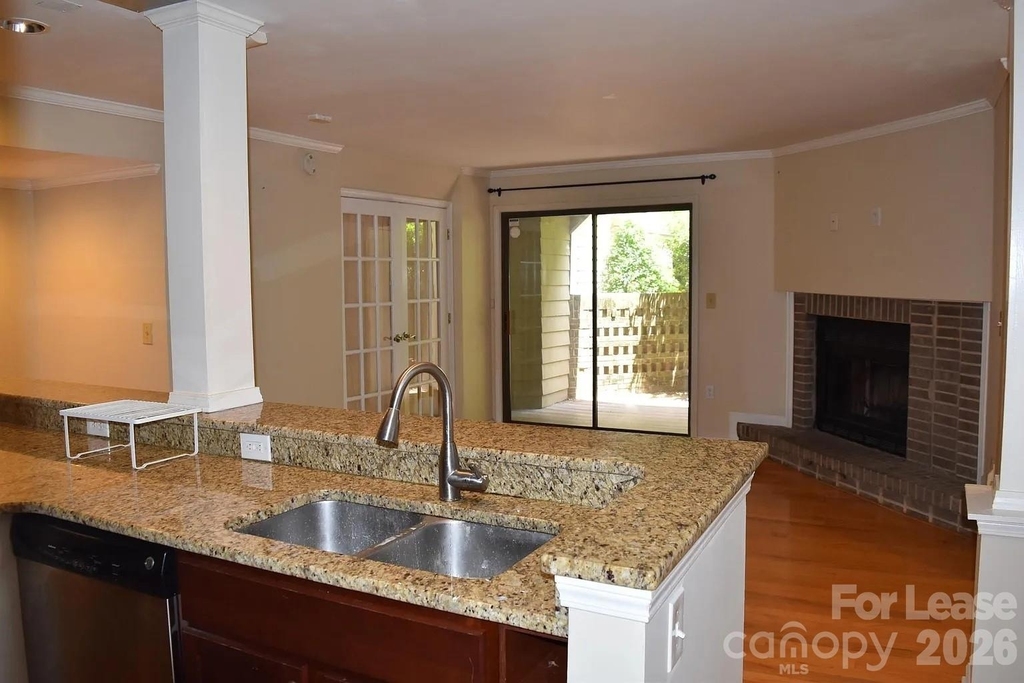 413 W 8th Street - Photo 0