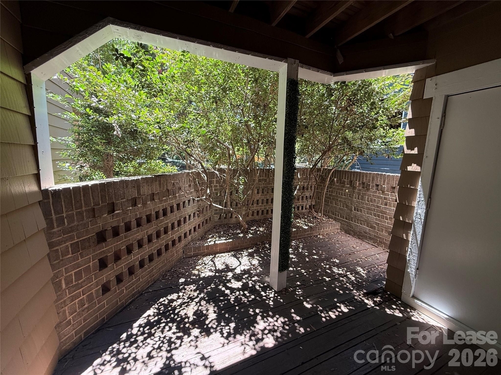 413 W 8th Street - Photo 8