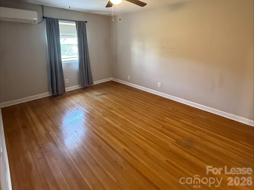 2623 Vail Avenue - Photo 3