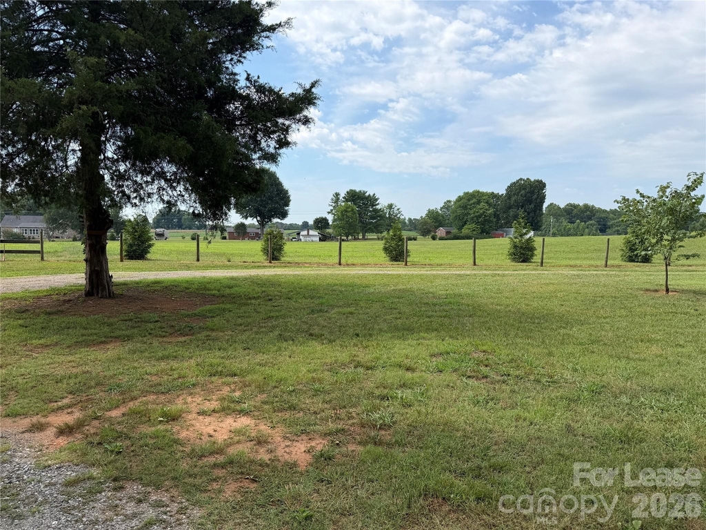 147 Crooked Lane - Photo 2