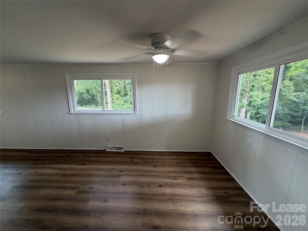 147 Crooked Lane - Photo 8
